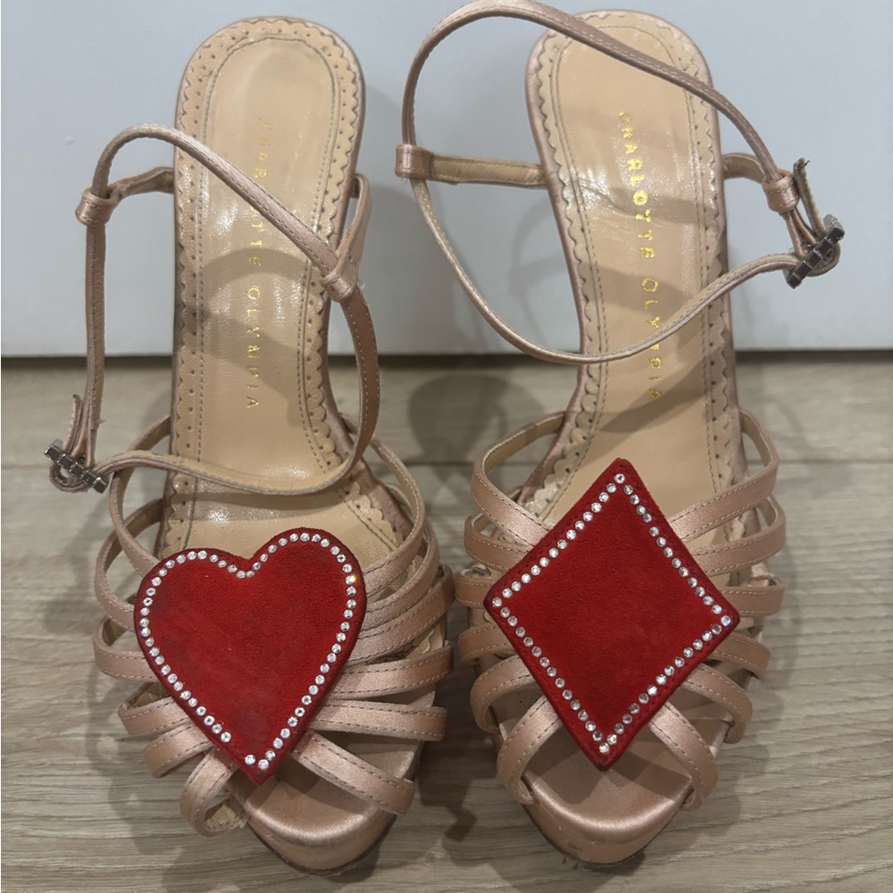Vero Cuoio Tan and Red Heart Heels